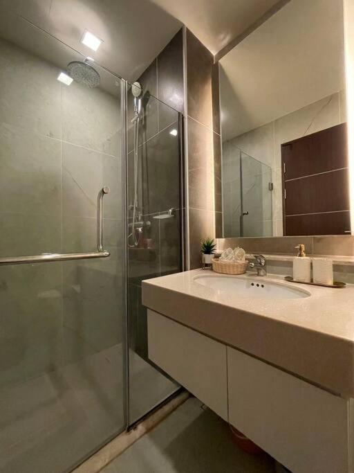Luxury And Modern Condo In Central Chiang Mai - Astra Condo Экстерьер фото